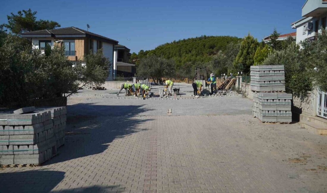 Ayvalık’ta yol yapım seferberliği Balıkesir’in Ayvalık ilçesinde; Ayvalık Belediyesi, kent genelinde ulaşım konforunu artırmak