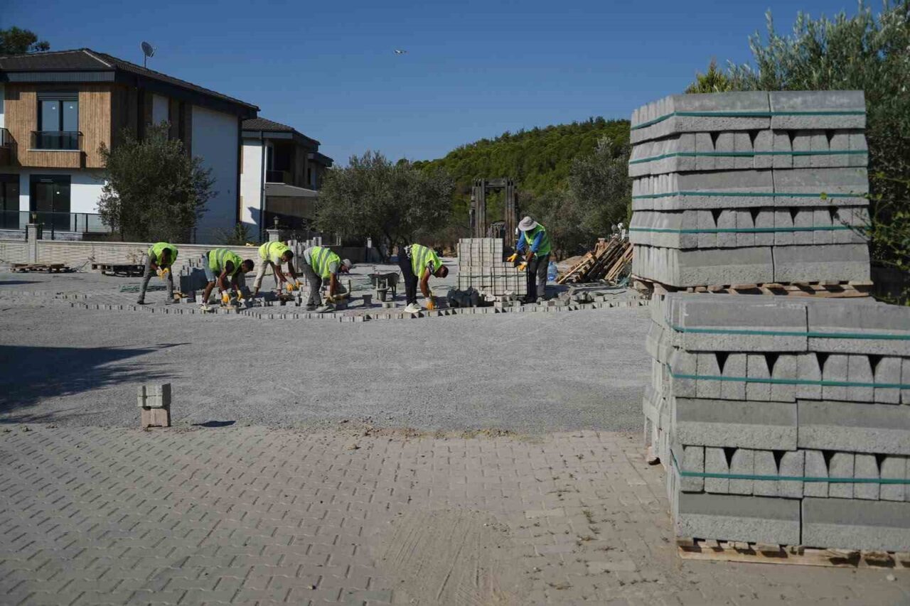 Ayvalık’ta yol yapım seferberliği 8 Bülten Medya -