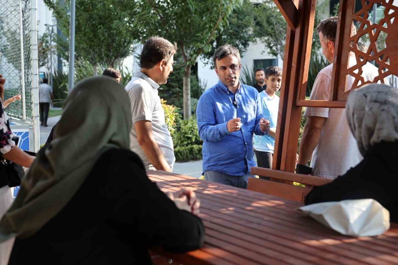 Bağcılar Belediyesi binasının bahçesi sosyal alan olarak değerlendiriliyor 19 Bülten Medya -