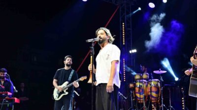 Bahçelievler Belediyesi’nin düzenlediği Yaz Festivali kapsamında sahne alan sevilen sanatçı