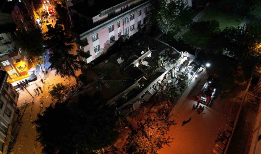 Bahçelievler’de 5 katlı boş bina çöktü Bahçelievler’de 5 katlı boş bir bina çöktü. Yaralının olmadığı öğrenilirken,