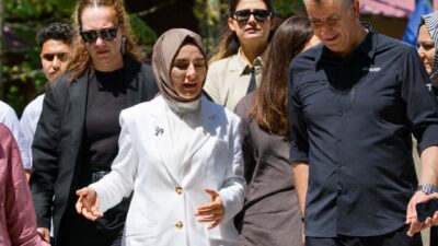 Aile ve Sosyal Hizmetler Bakanı Mahinur Özdemir Göktaş, şehit yakınları