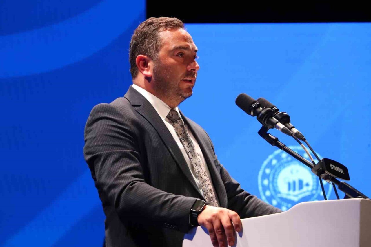Bakan Kurum Demokrasi ve Özgürlükler Adası’nda konuştu: "Sözün eyleme dönüşmesi gereken zaman dilimindeyiz" 56 Bülten Medya -