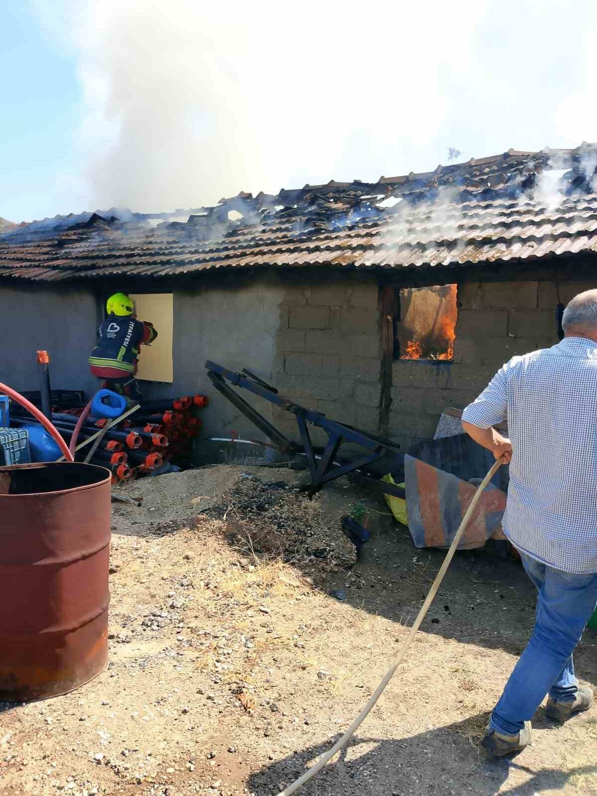 Bandırma’da damda çıkan yangın korkuttu 7 Bülten Medya -