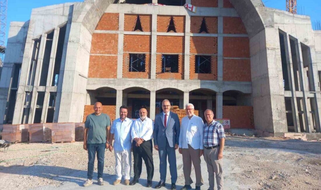 Bandırma’da Üniversite Camii projesi yerinde incelendi Balıkesir’in Bandırma ilçesinde Bandırma Onyedi Eylül Üniversitesi bünyesinde yapımı sürdürülen