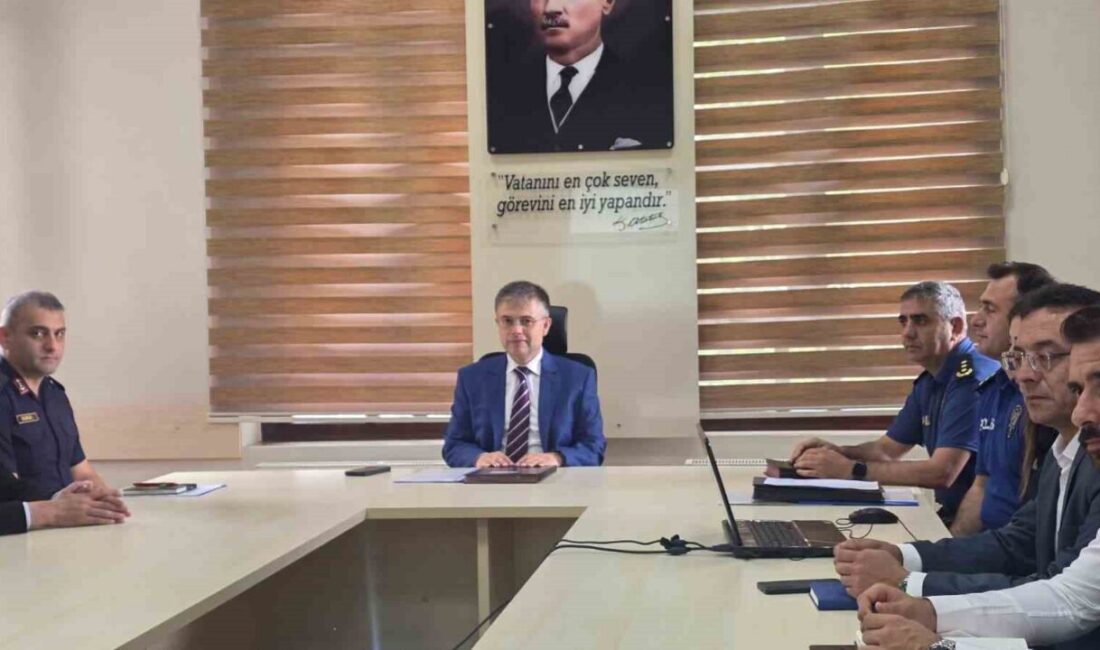 Bandırma’da yeni sezon öncesi spor güvenlik kurulu toplandı Bandırma’da 2026-2027 futbol sezonu öncesi ilçe spor güvenlik kurulu toplantısı