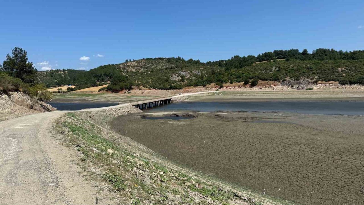Baraj suları çekildi, köprü ulaşıma açıldı 11 Bülten Medya -