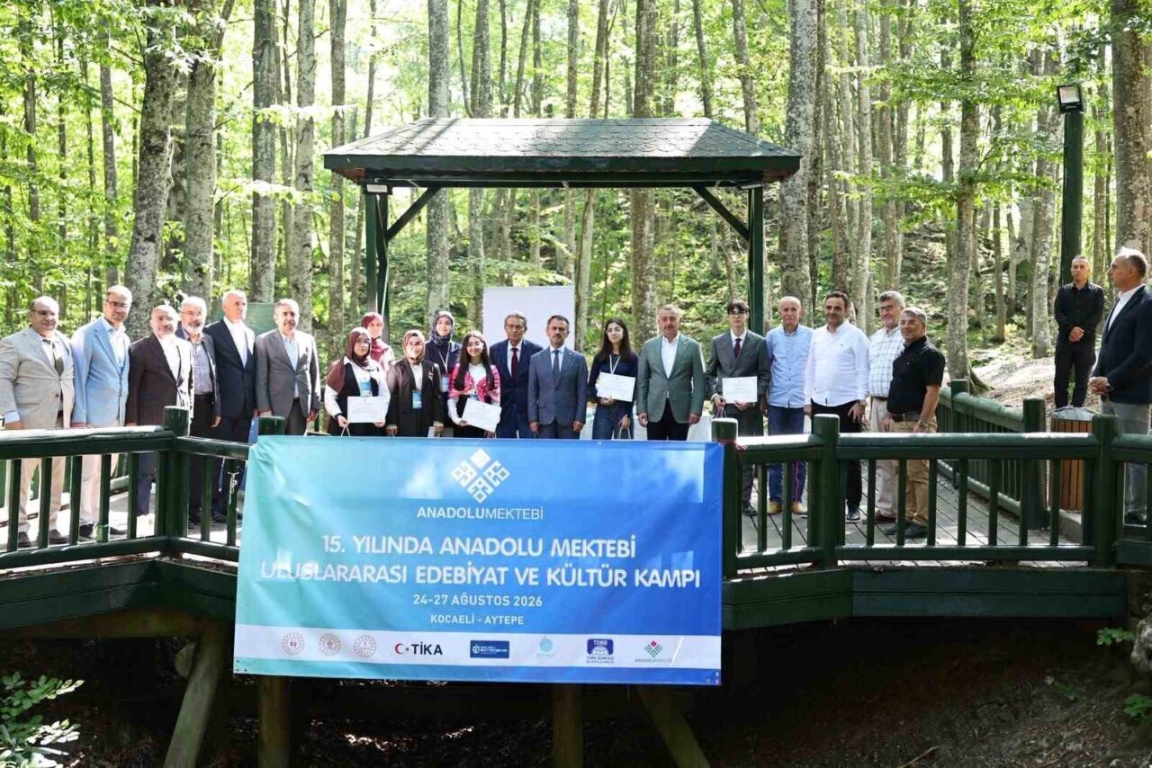 Başiskele’de gençleri buluşturan edebiyat kampı 7 Bülten Medya -
