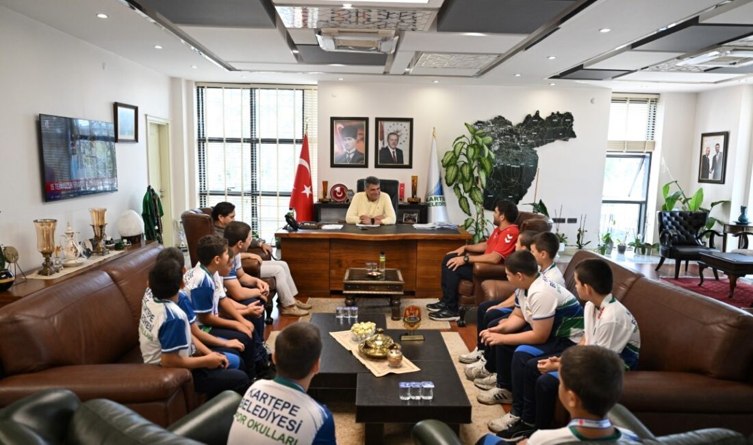 Başkan Kocaman, şampiyon güreşçilerle buluştu Ankara’da düzenlenen Minikler Güreş Türkiye Şampiyonası’nda 3 Türkiye şampiyonluğu ve