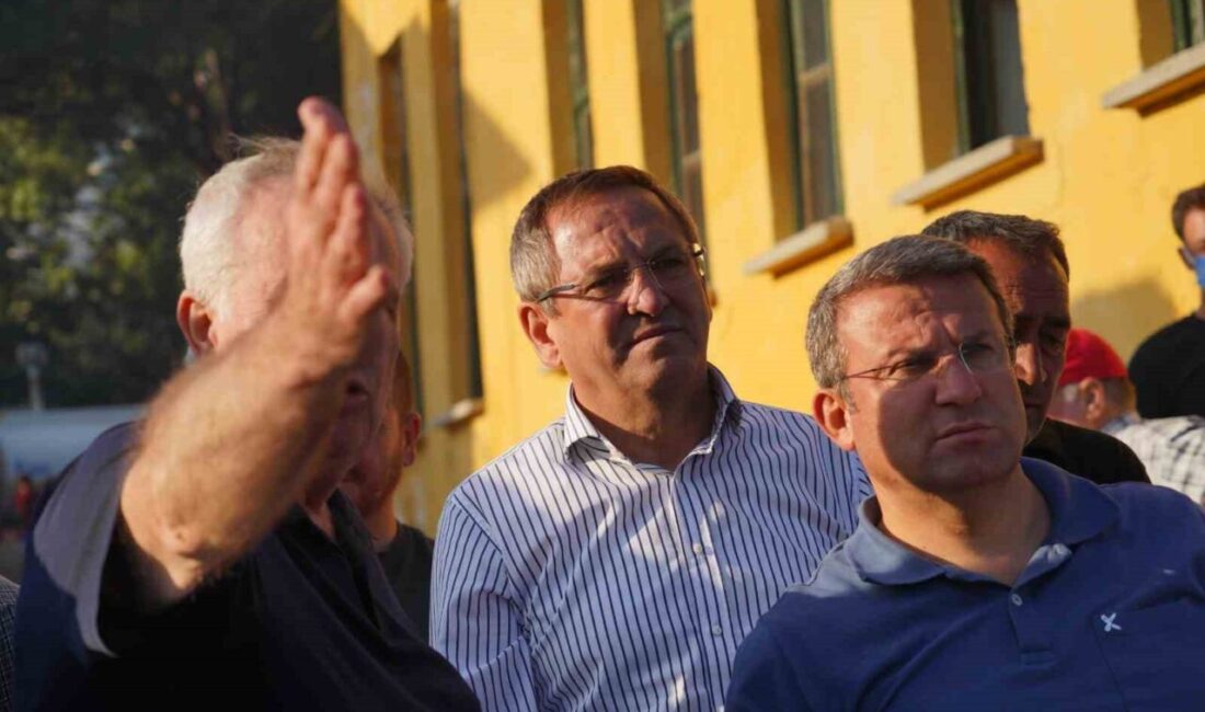 Başkan Mesut Ergin: “Yaralarımızı birlikte saracağız” Balıkesir’in Ayvalık ilçesinde günlerdir etkisini sürdüren orman yangınlarının ardından Belediye