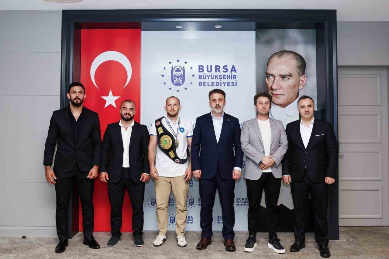Başkan Vekili Biba’dan dünya şampiyonu güreşçiye tebrik 4 Bülten Medya -