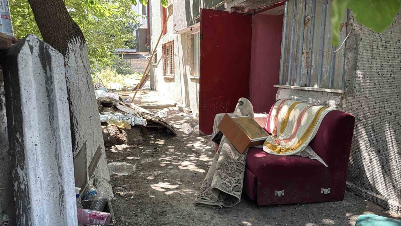 Belediye yıkmadı, fuhuş oteli oldu 28 Bülten Medya -