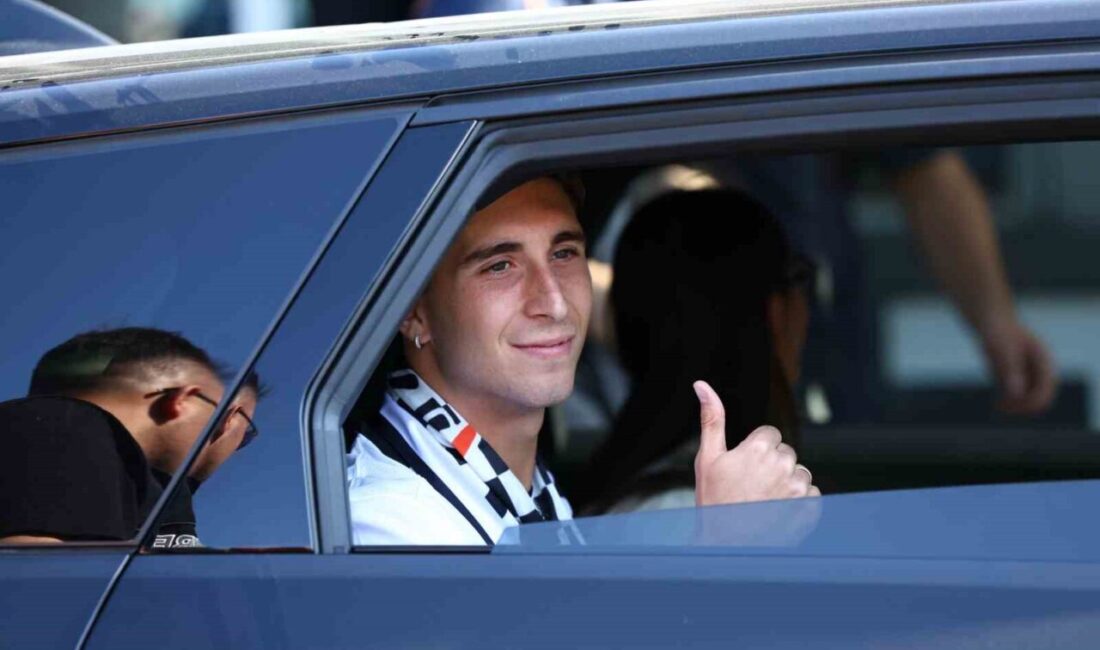 Beşiktaş’ın yeni transferi Fabio Miretti, İstanbul’a geldi Beşiktaş’ın prensip anlaşmasına vardığı İtalyan orta saha oyuncusu Fabio Miretti,