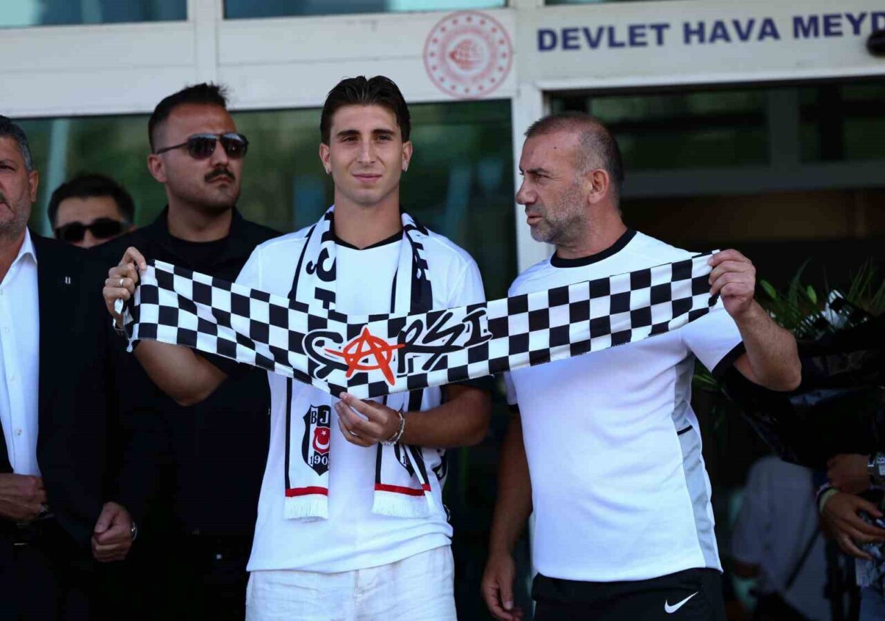 Beşiktaş’ın yeni transferi Fabio Miretti, İstanbul’a geldi 12 Bülten Medya -