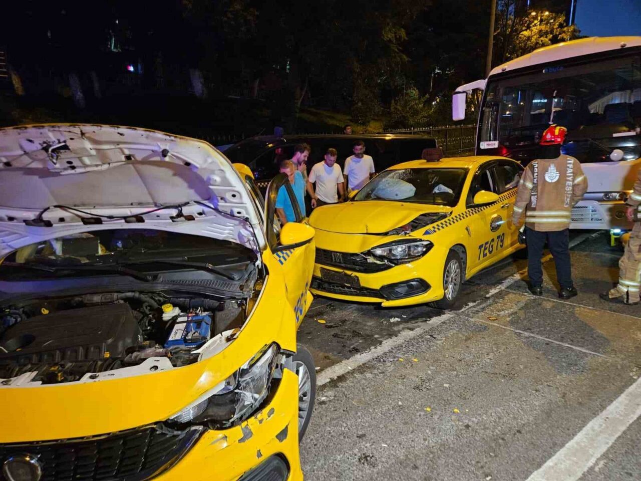 Beyoğlu’nda 8 araçlı zincirleme kaza: 5 kişi yaralandı 18 Bülten Medya -