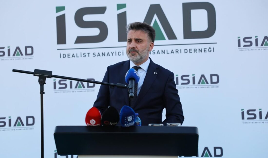 Bursa Büyükşehir Belediyesi Başkan Vekili Şahin Biba, İSİAD'ın düzenlediği programda