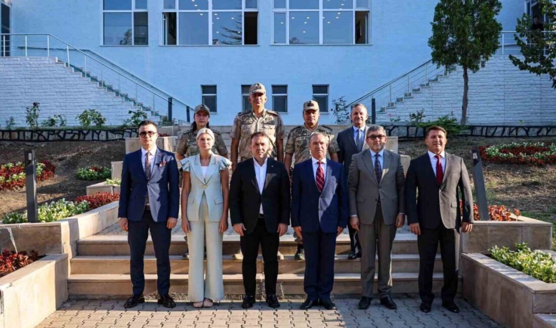 Bilecik Jandarma Eğitim Komutanı Tuğgeneral Yusuf Aslan’a veda programı düzenlendi.