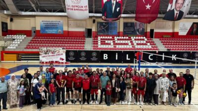 Bilecik’te 30 Ağustos Zafer Bayramı etkinlikleri kapsamında düzenlenen voleybol turnuvası,