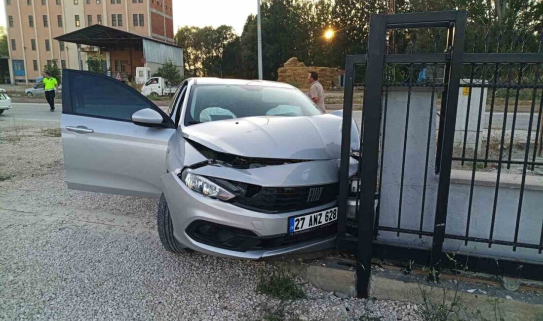 Bilecik’te feci kaza; 1’i ağır 4 yaralı Bilecik’te meydana gelen trafik kazasında 1’i ağır 4 yaralandı. Kaza;