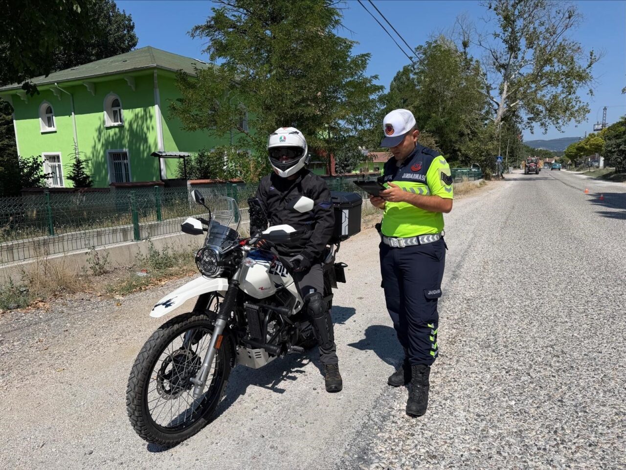 Bilecik’te motosiklet sürücülerine güvenli sürüş eğitimi 4 Bülten Medya -