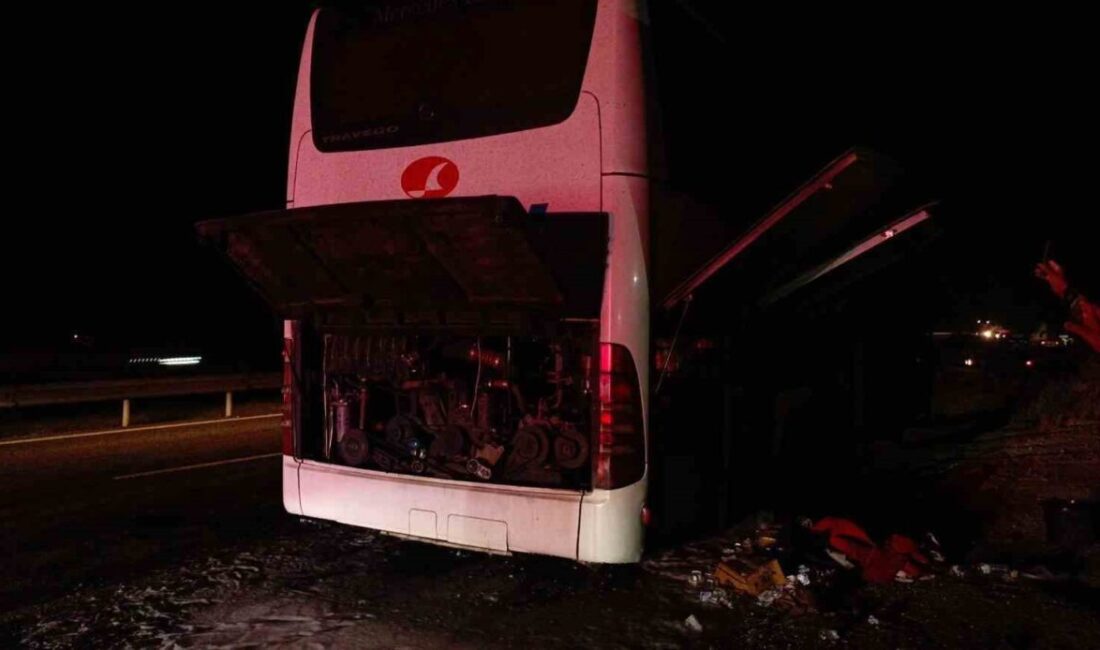 Bilecik’te seyir halindeki yolcu otobüsü alevlere teslim oldu: 1 yaralı Bilecik’te seyir halindeki yolcu otobüsünde çıkan yangında 1 kişi yaralandı.