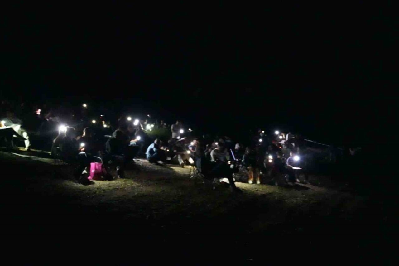 Binlerce kişi Perseid meteor yağmurunu izlemek için Yenişehir’e akın etti 10 Bülten Medya -