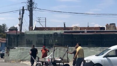 Tekirdağ Çorlu’da bir anda hızlanarak trafiğe dalan at arabası, hafif