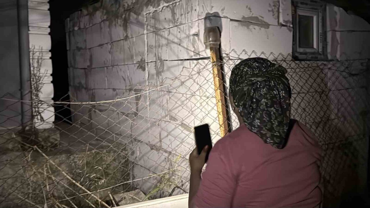 Bir tıkırtı yetiyor, herkes sokağa fırlıyor: Gece saatlerinde fenerlerle iz sürüyorlar 32 Bülten Medya -