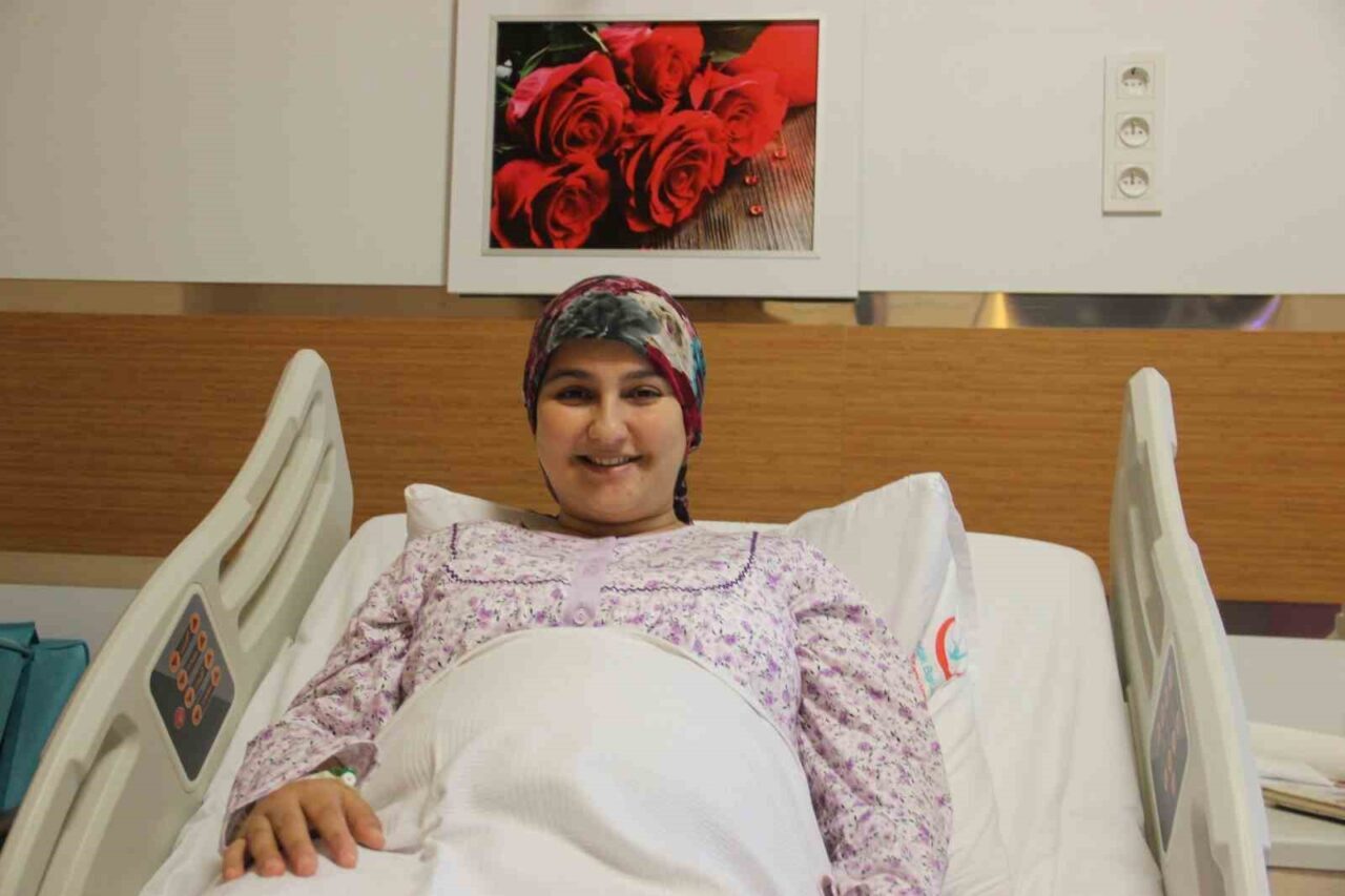 Böcek ilacından zehirlendiği iddia edilen Y.T’nin Mehmet Akif Ersoy Devlet Hastanesi’nde ilk dünyaya gelen bebek olduğu ortaya çıktı 17 Bülten Medya -