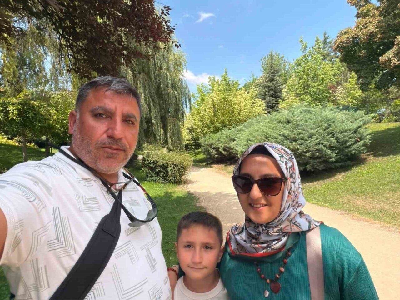 Böcek ilacından zehirlenerek öldüğü iddia edilen Yusuf Talha son yolculuğuna uğurlandı 47 Bülten Medya -