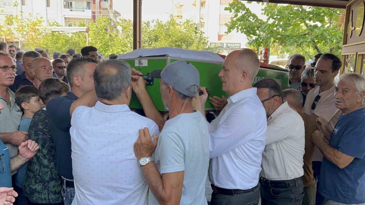 Böcek ilacından zehirlenerek öldüğü iddia edilen Yusuf Talha son yolculuğuna uğurlandı 37 Bülten Medya -