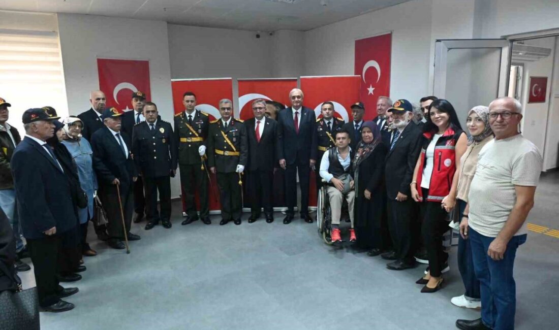 Bozüyük’te “30 Ağustos Zafer Bayramı” coşkusu Bilecik’in Bozüyük ilçesinde 30 Ağustos Zafer Bayramı düzenlenen törenlerle kutlandı.