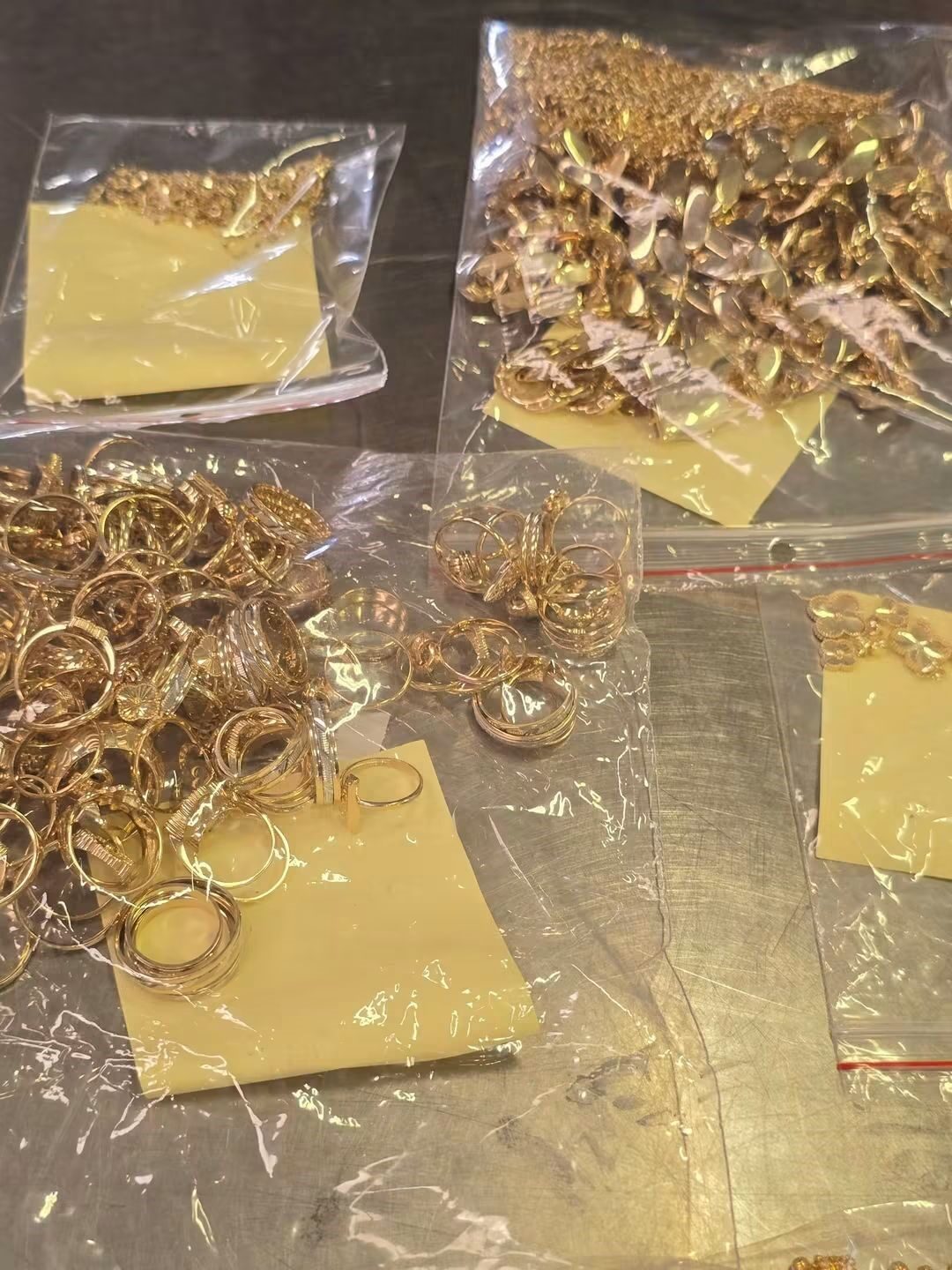 Bulgaristan sınırında kamyonetten 500 bin euro değerinde altın ve sigara çıktı 42 Bülten Medya -