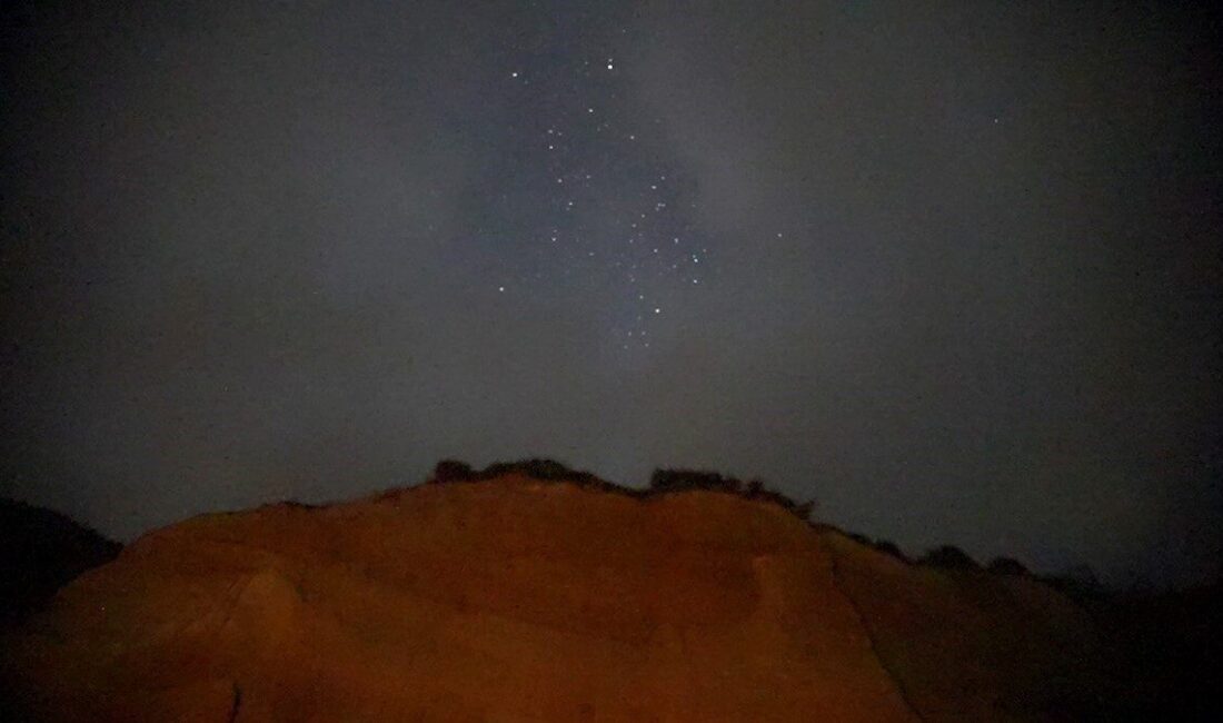 İstanbul’un Çatalca ilçesinde gece saatlerinde gökyüzünü hareketlendiren Perseid meteor yağmuru,