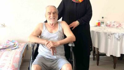 Burhaniye ilçesinde, Bahçelievler Mahallesi Muhtarı Yasemin Kozan, mahallesindeki ihtiyaç sahibi