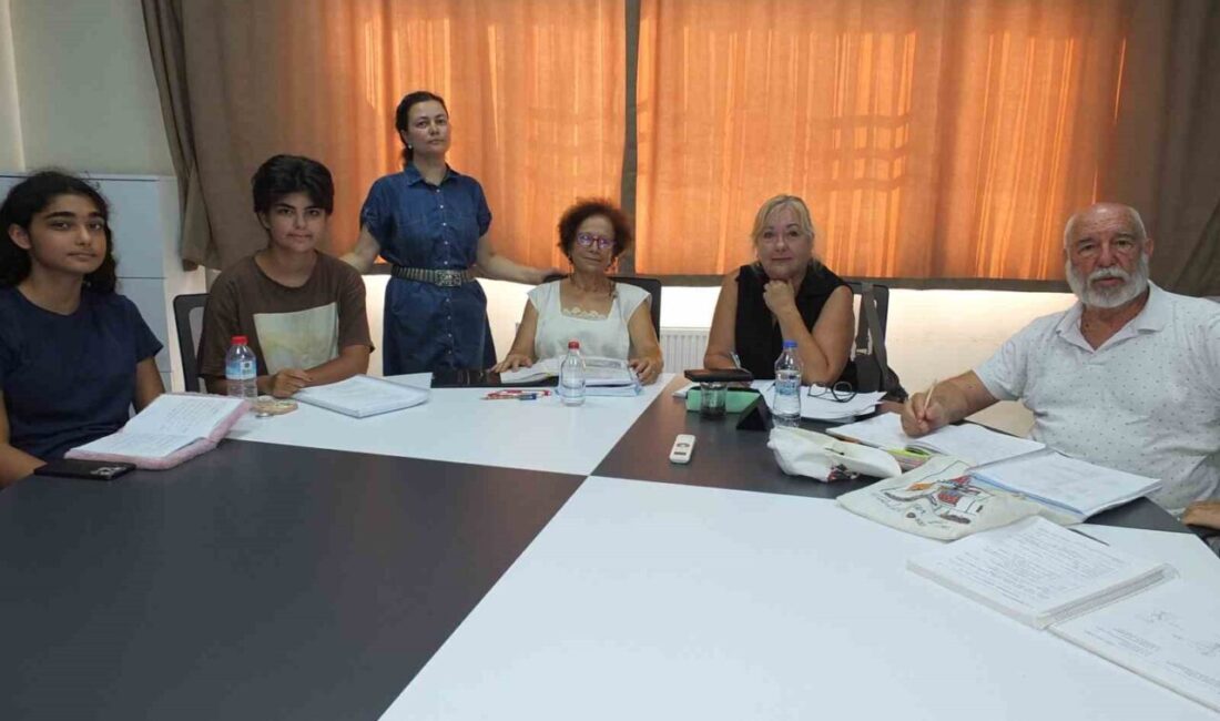 Balıkesir’in Ayvalık ve Edremit ilçelerinden Midilli’ye feribot seferleri devam ederken,