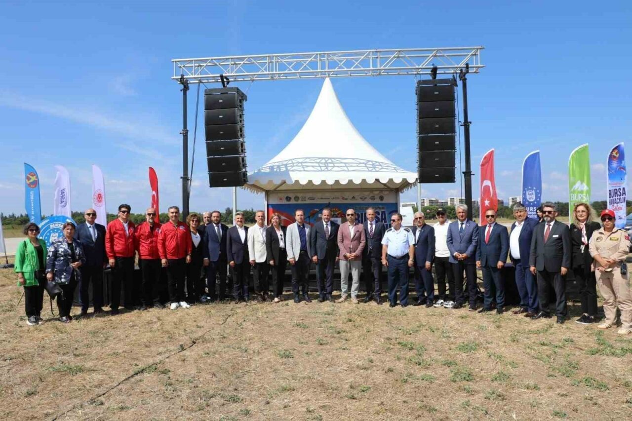 Bursa’da 30 Ağustos coşkusu gökyüzüne taşındı 19 Bülten Medya -