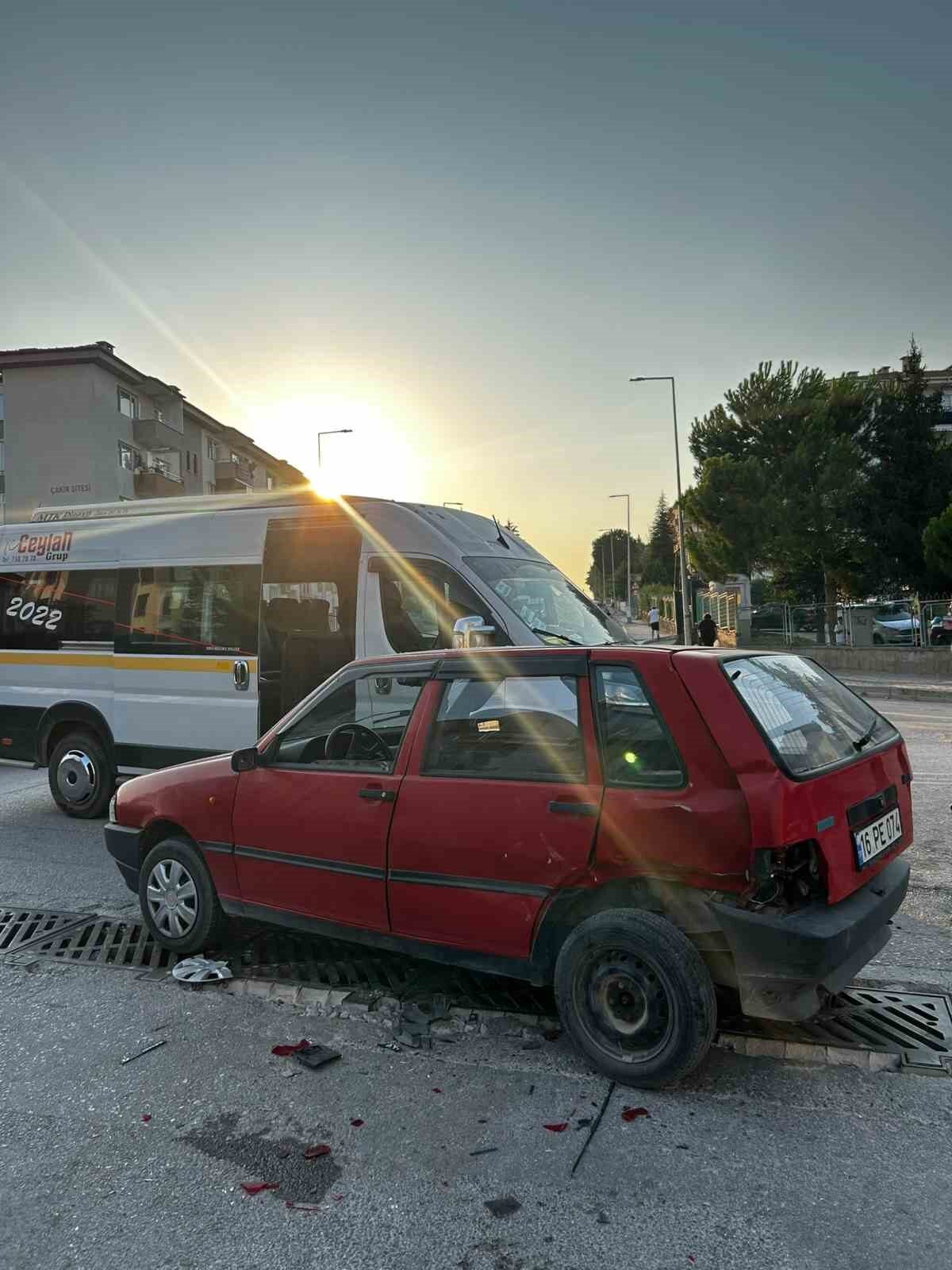 Bursa’da feci kaza: 1’i ağır 4 yaralı 21 Bülten Medya -