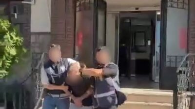 Bursa’da haklarında kesinleşmiş hapis cezası bulunan 4 şahıs, polis ekiplerinin