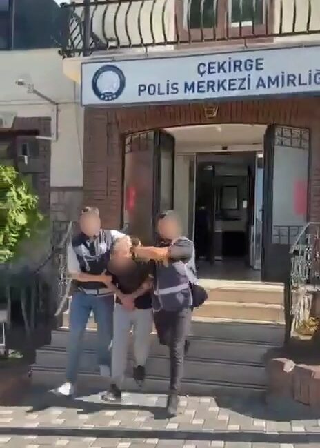 Bursa’da kesinleşmiş hapis cezası bulunan 4 şahıs yakalandı Bursa’da haklarında kesinleşmiş hapis cezası bulunan 4 şahıs, polis ekiplerinin