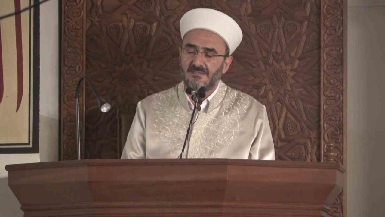 Bursa’da Mevlid Kandili Ulu Cami’de dualarla idrak edildi 23 Bülten Medya -