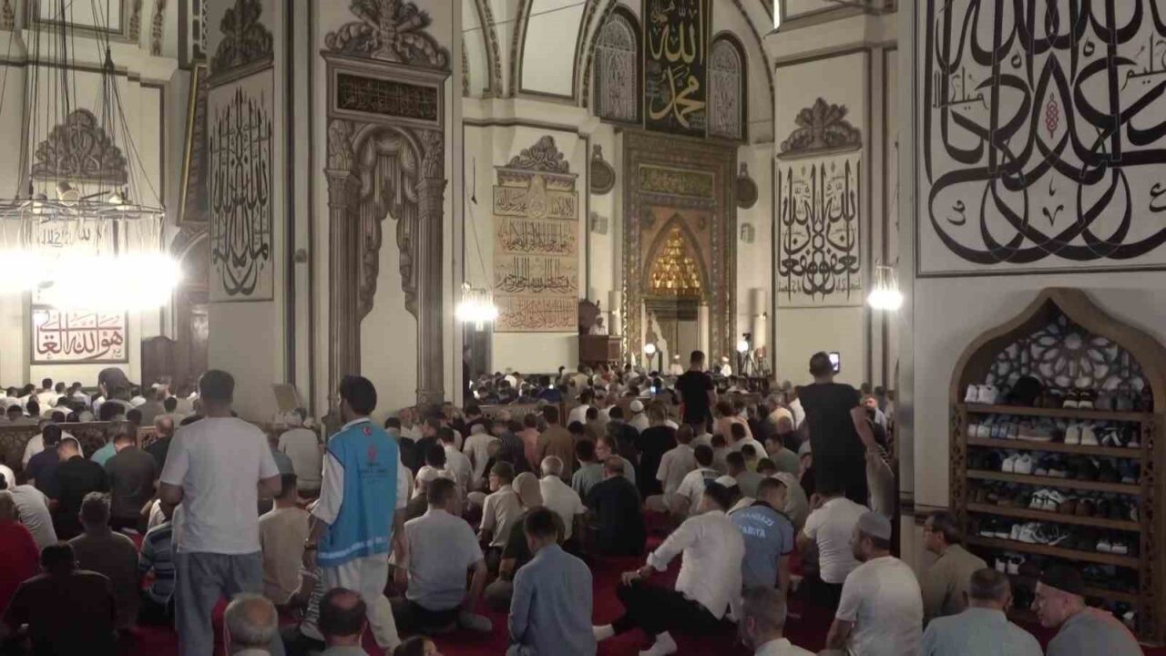 Bursa’da Mevlid Kandili Ulu Cami’de dualarla idrak edildi 21 Bülten Medya -