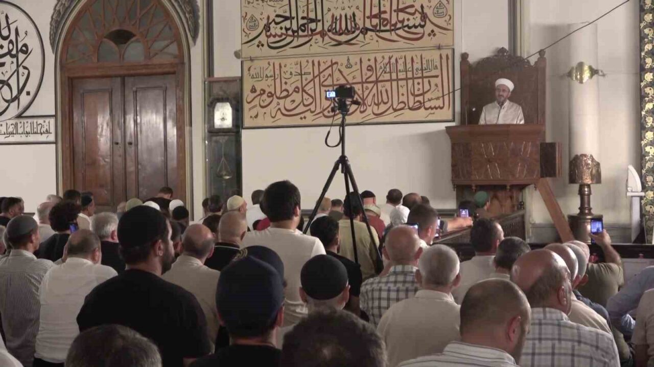Bursa’da Mevlid Kandili Ulu Cami’de dualarla idrak edildi 22 Bülten Medya -