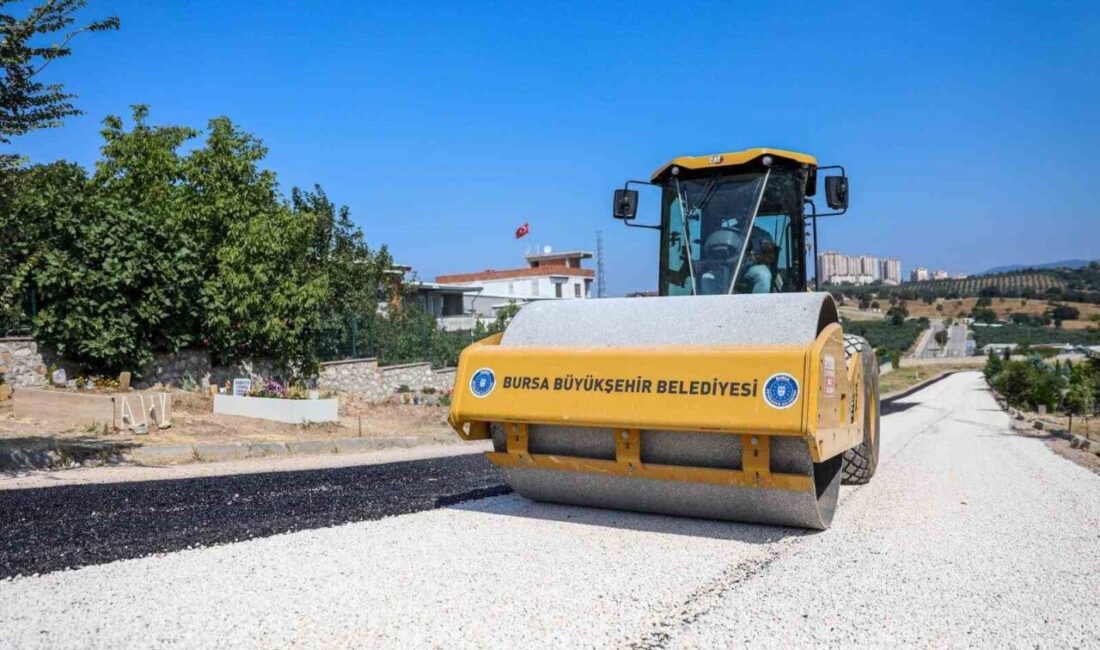 Bursa’da mezarlık yolları yenileniyor Bursa Büyükşehir Belediyesi, vatandaşların kabristan ziyaretlerini sorunsuz şekilde gerçekleştirmesi amacıyla