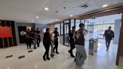 Bursa’da vatandaşları yüksek kazanç ve yatırım vaadiyle dolandırdığı tespit edilen