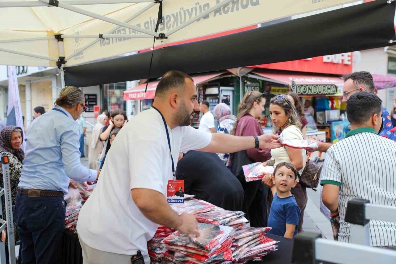 Bursa’da zafer coşkusu ay yıldız ile taçlandı 21 Bülten Medya -