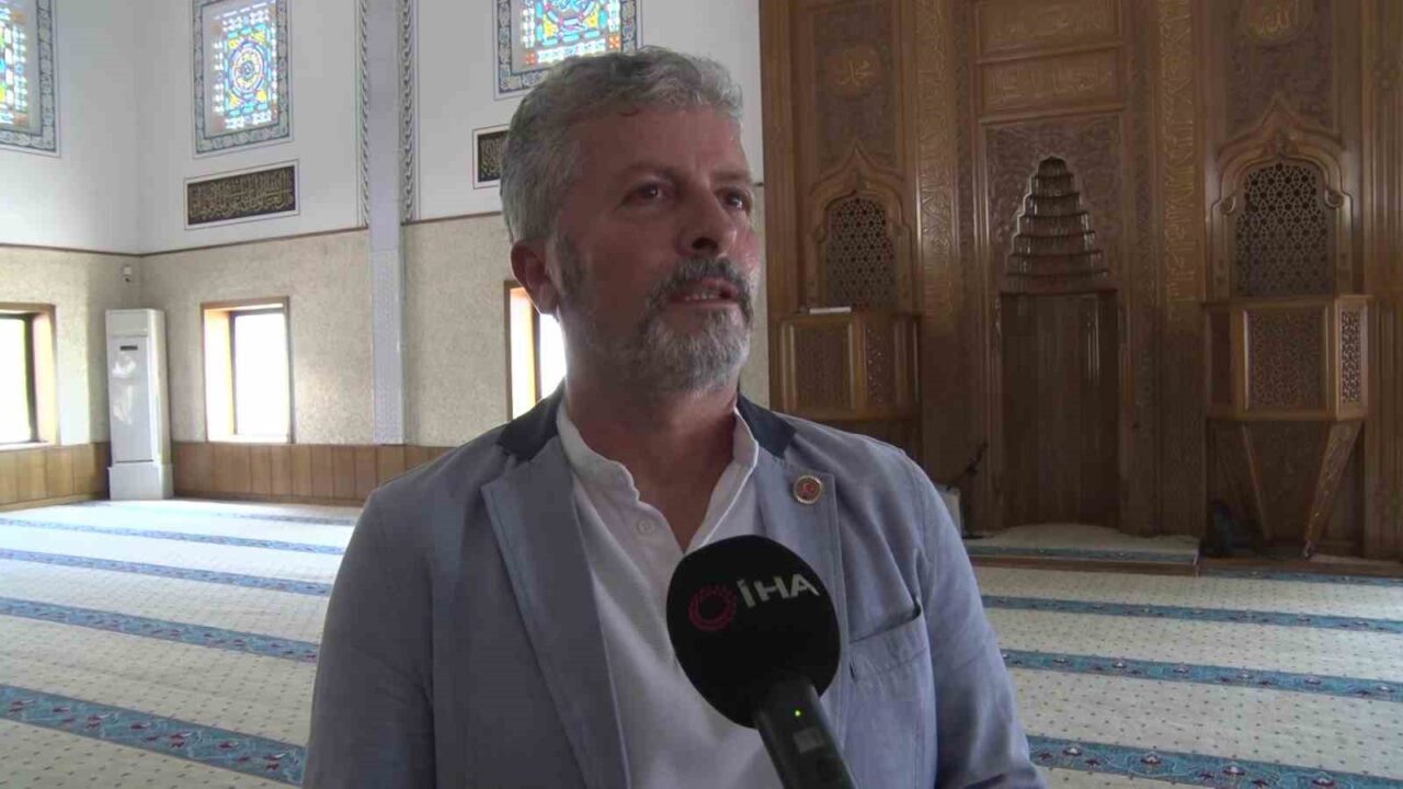 Bursa’daki ’Sunrooflu Cami’ mimarisiyle dikkat çekiyor 33 Bülten Medya -