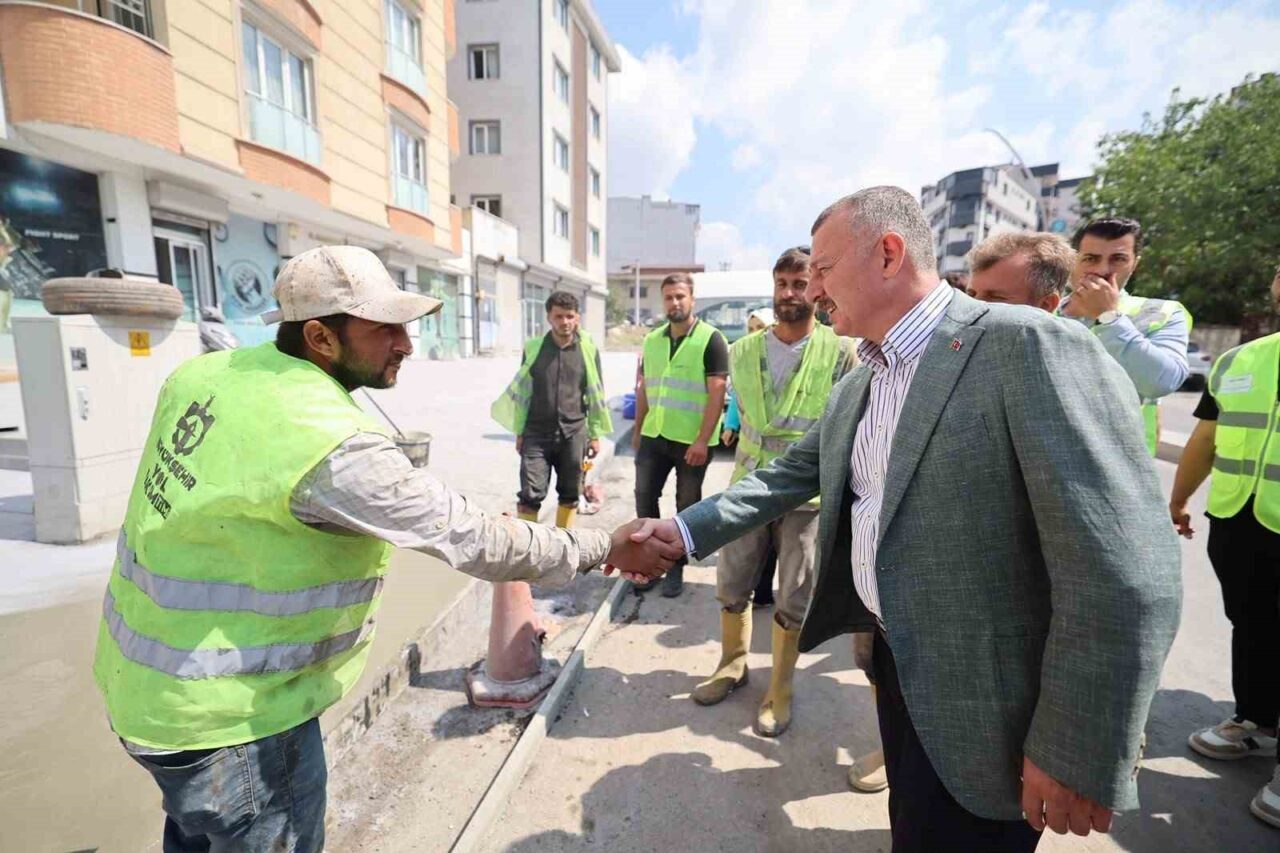 Büyükakın Çayırova’da projeleri yerinde inceledi, esnafla buluştu 8 Bülten Medya -