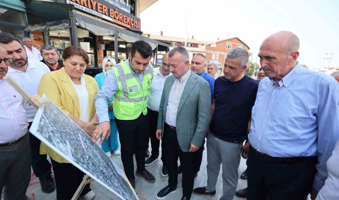 Büyükakın Çayırova’da projeleri yerinde inceledi, esnafla buluştu Kocaeli Büyükşehir Belediye Başkanı Tahir Büyükakın, Çayırova’da altyapısı yenilenen Uğur
