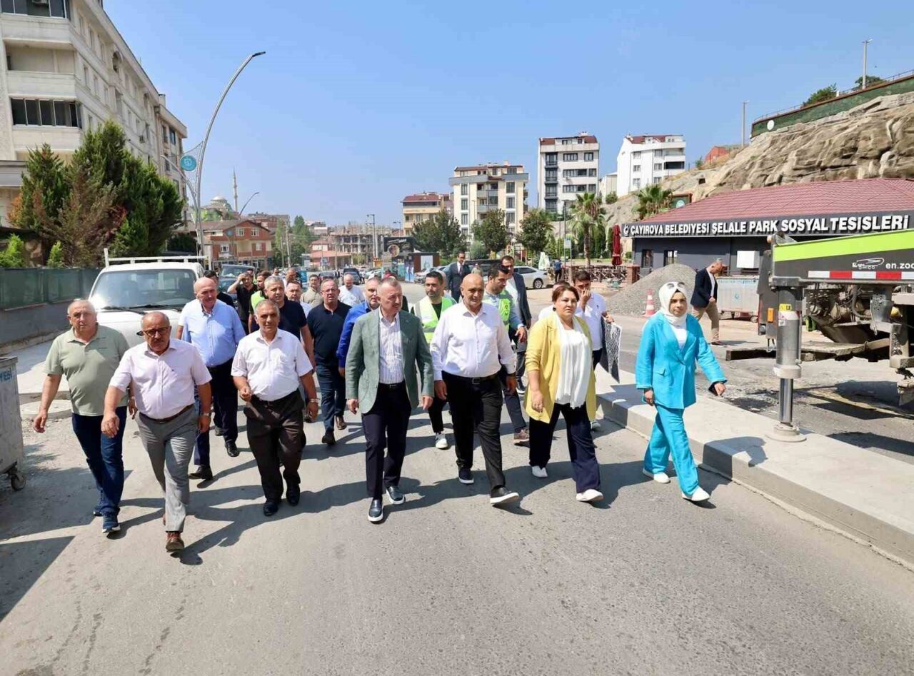 Büyükakın Çayırova’da projeleri yerinde inceledi, esnafla buluştu 7 Bülten Medya -